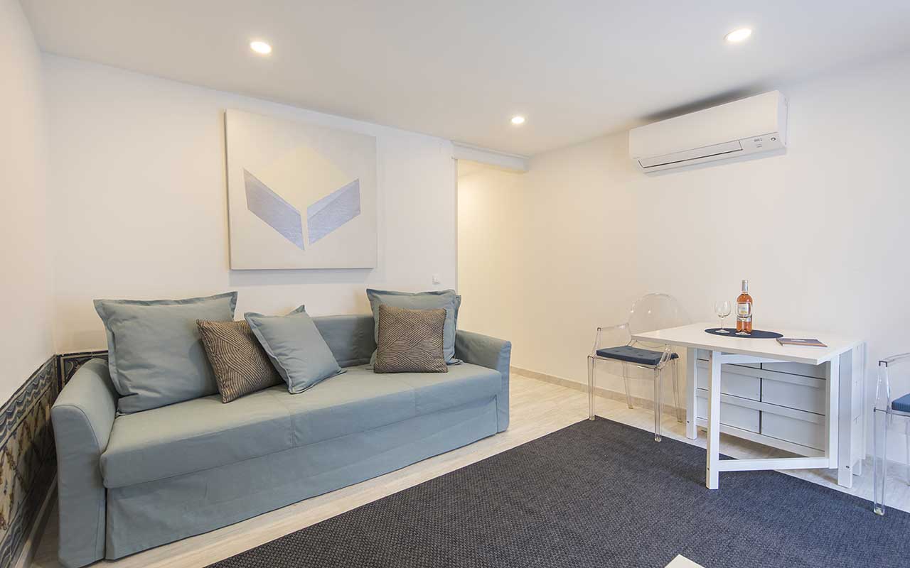 royal-blue-duplex-living-room