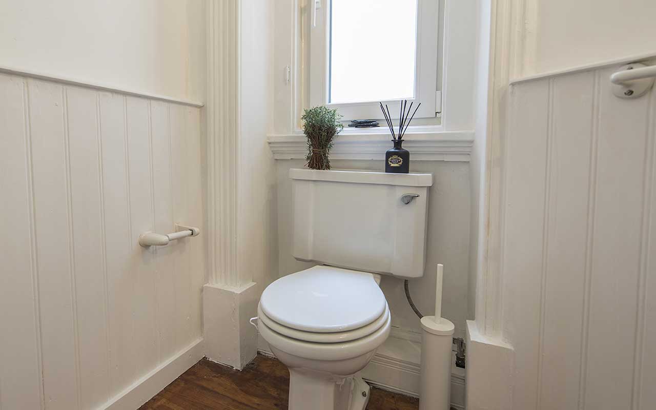 saldanha-charming-palace-bathroom