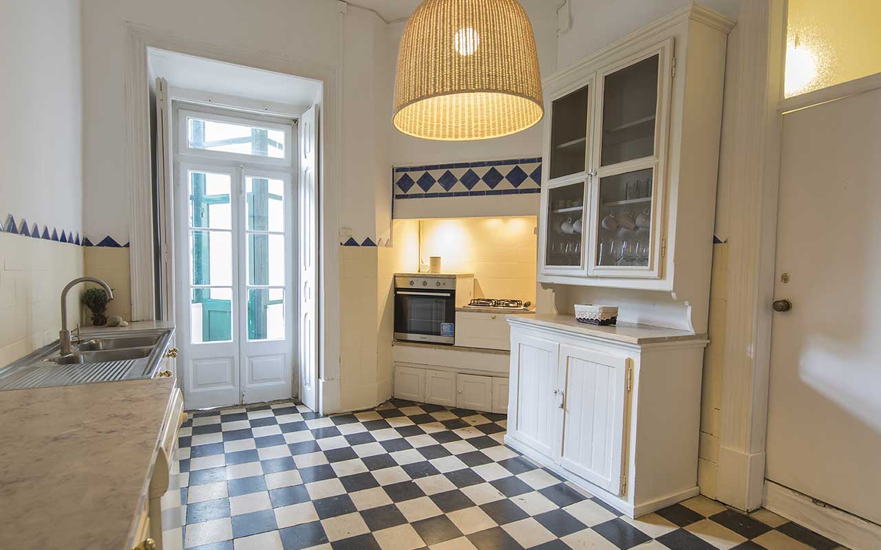 saldanha-charming-palace-kitchen