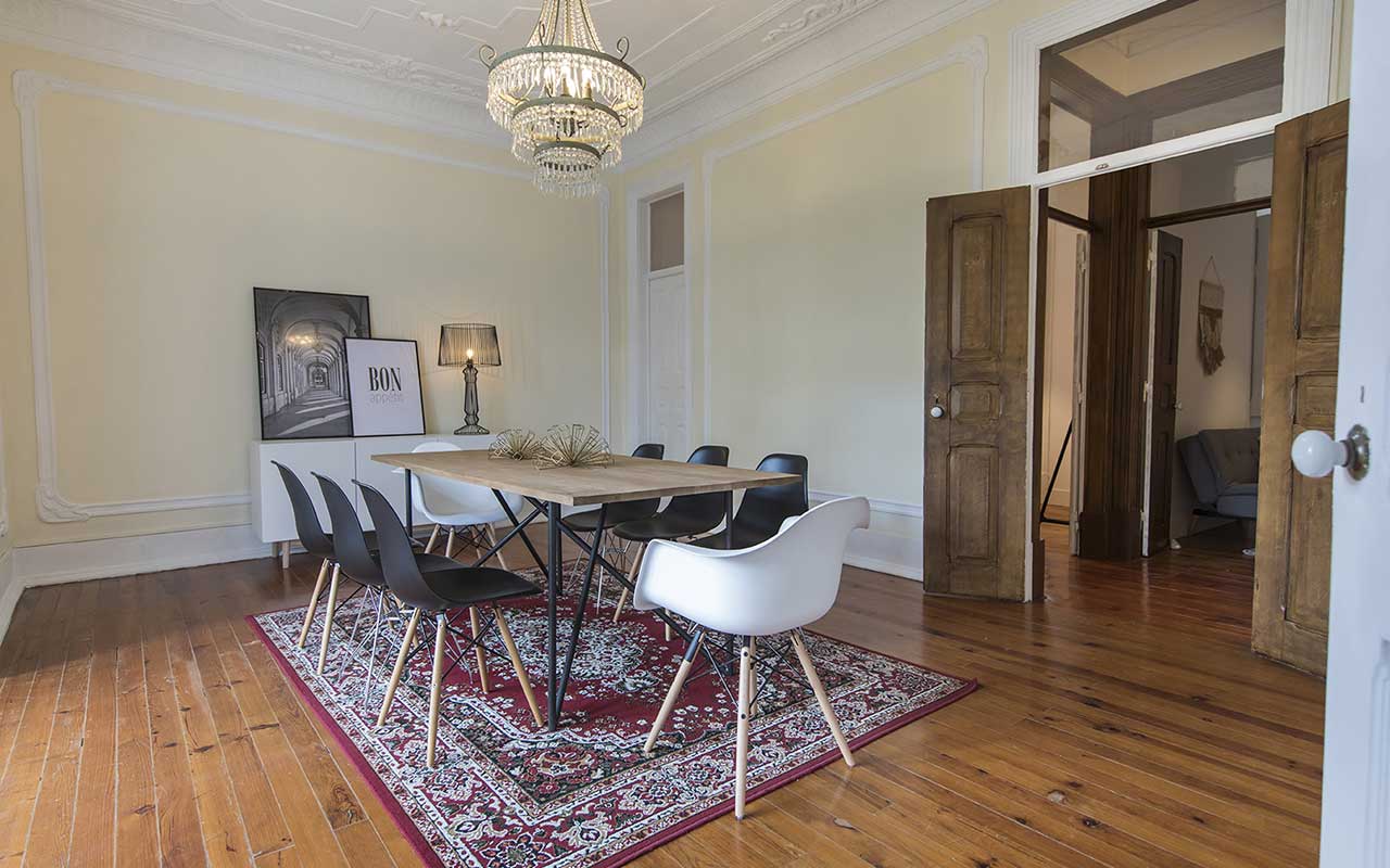 saldanha-charming-palace-dining-room