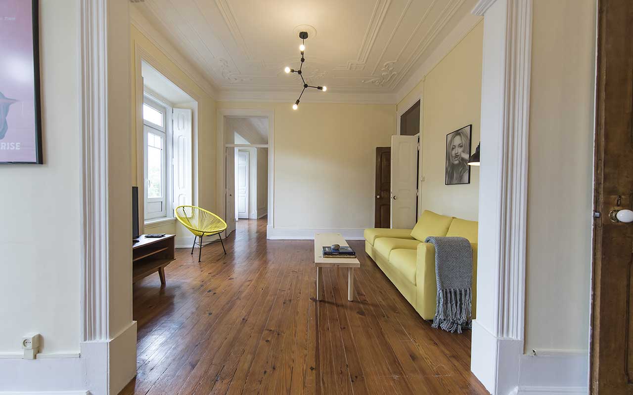 saldanha-charming-palace-living-room