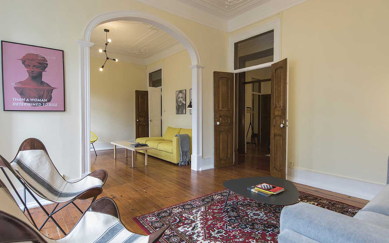 saldanha-charming-palace-living-room