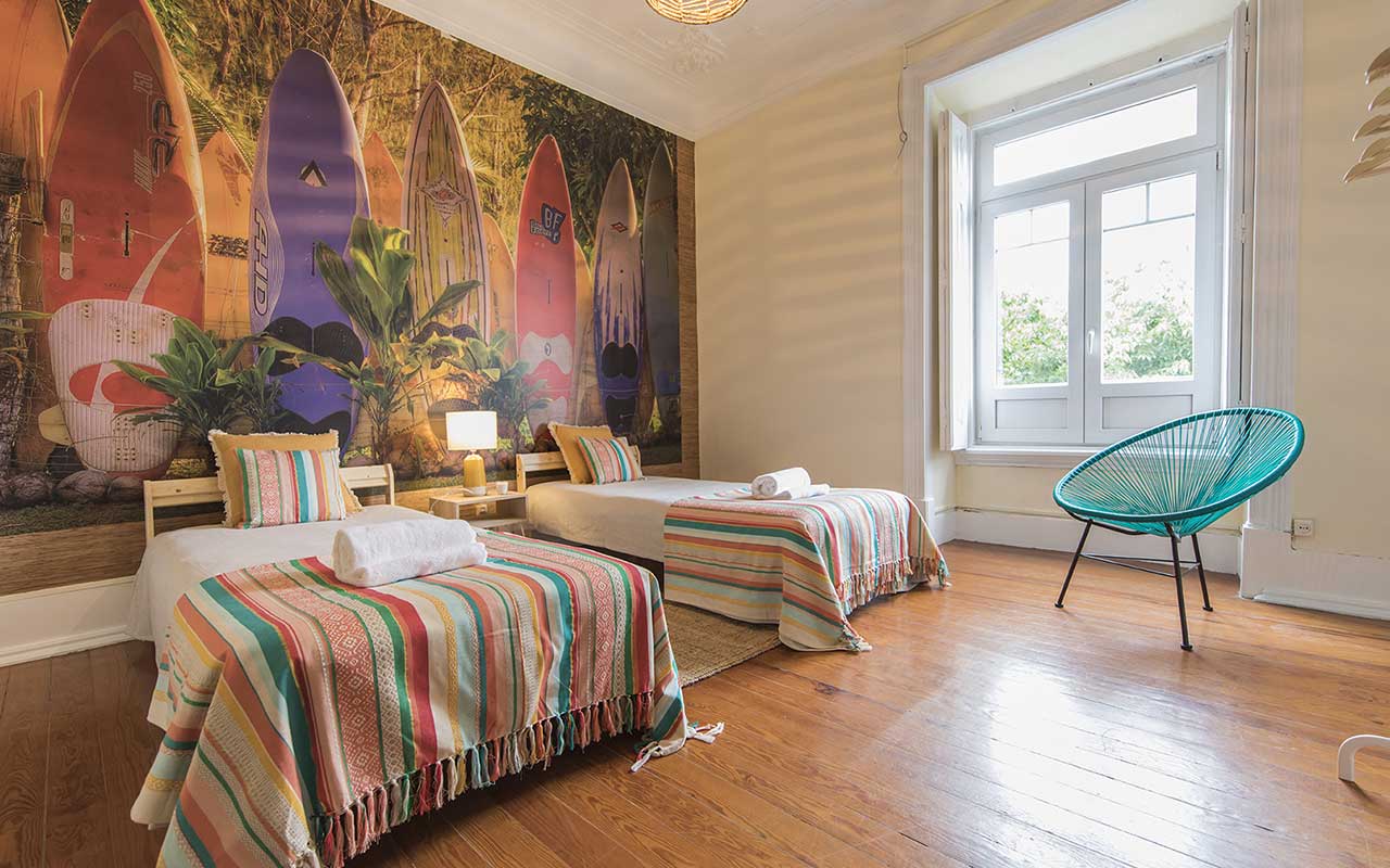 saldanha-charming-palace-bedroom