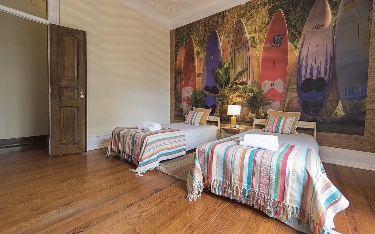 saldanha-charming-palace-bedroom