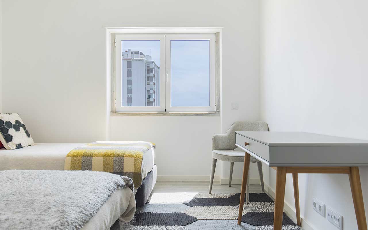 luxurious-seaview-apartment-bedroom