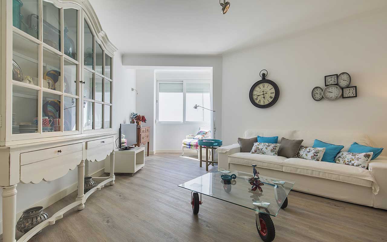 cozy-seaview-apartment-living-room