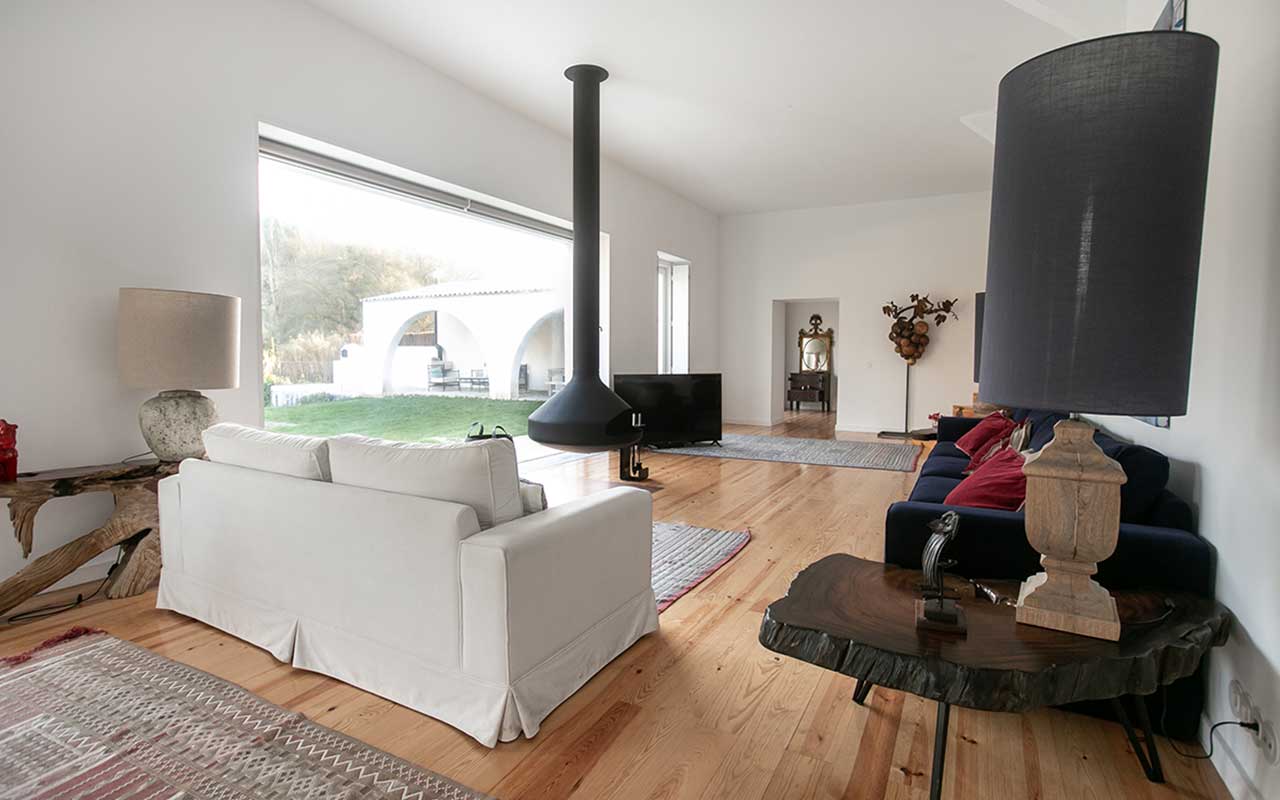 exclusive-luxury-villa-in-sintra-living-room