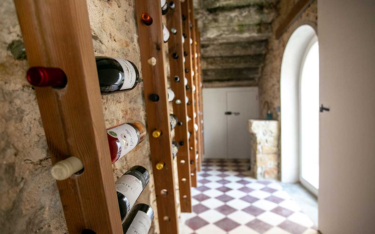 exclusive-luxury-villa-in-sintra-wine-cellar