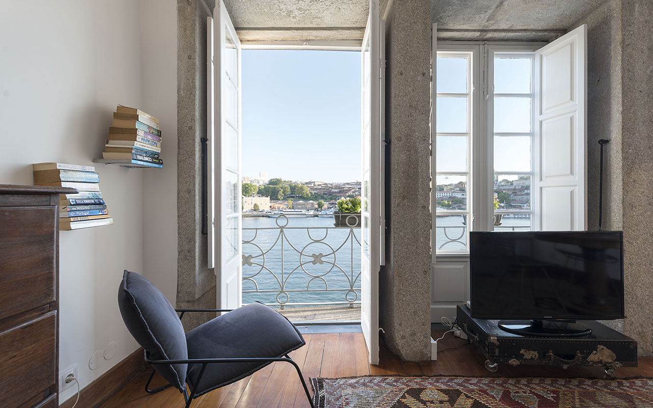 porto-premium-river-view-ii-living-room