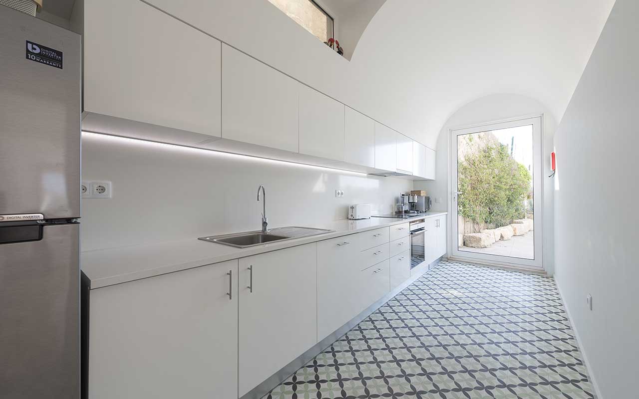 villa-d ouro-porto-kitchen