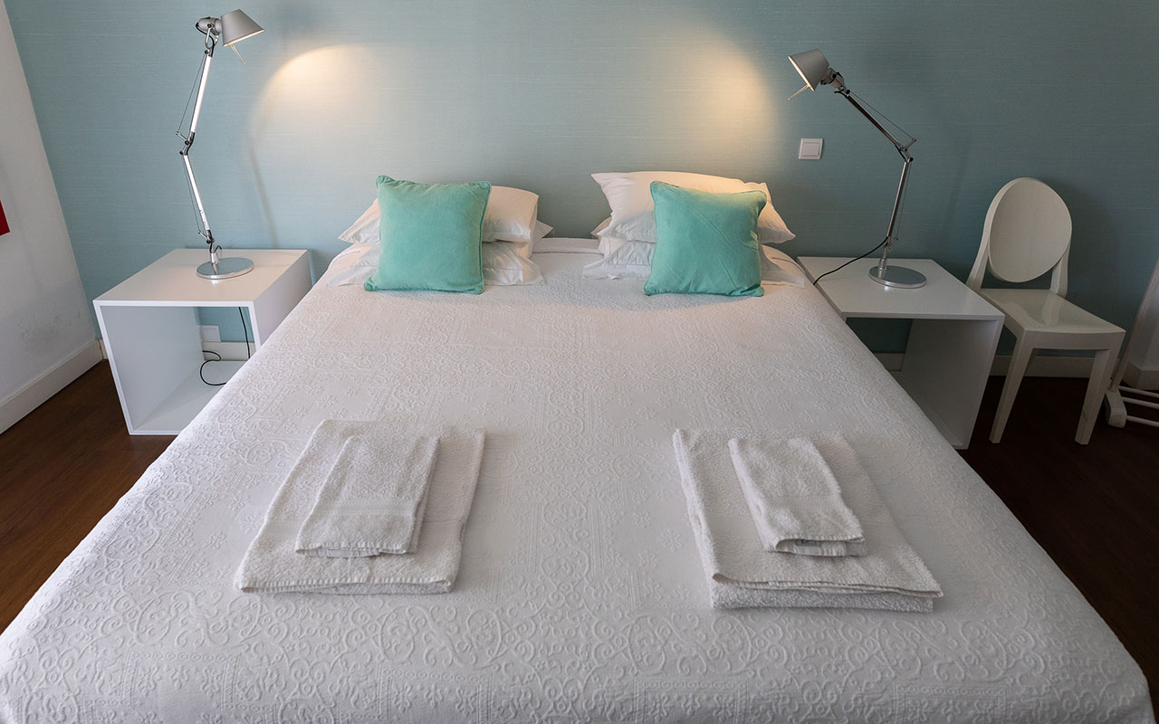 estoril-beach-apartment-bedroom