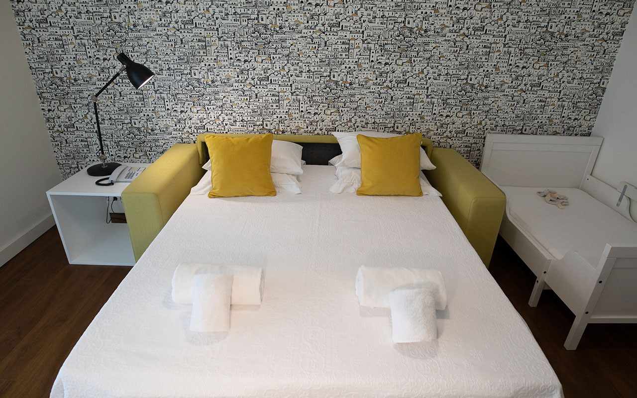 estoril-beach-apartment-bedroom