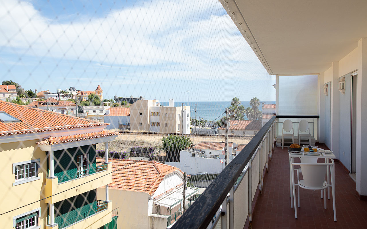 estoril-beach-apartment-balcony