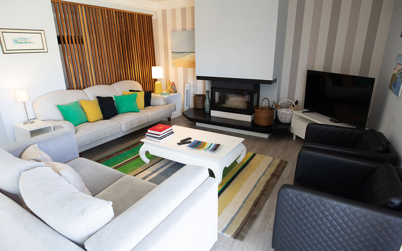 estoril-beach-apartment-living-room