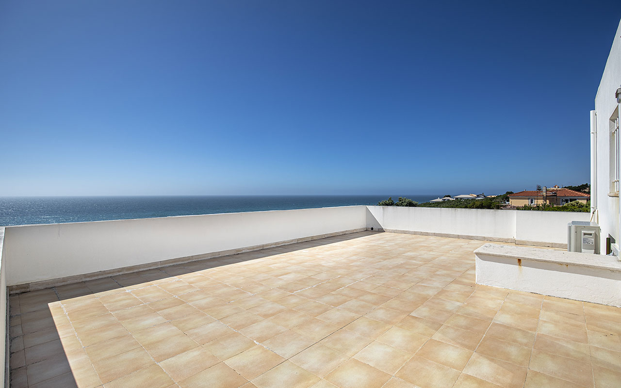luxury-beachfront-villa-terrace