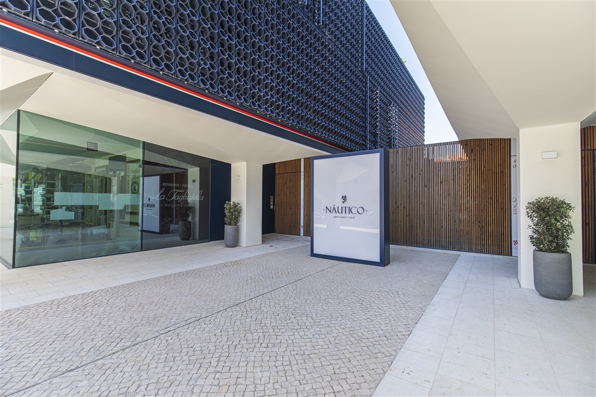 new-luxury-building-in-the-heart-of-cascais