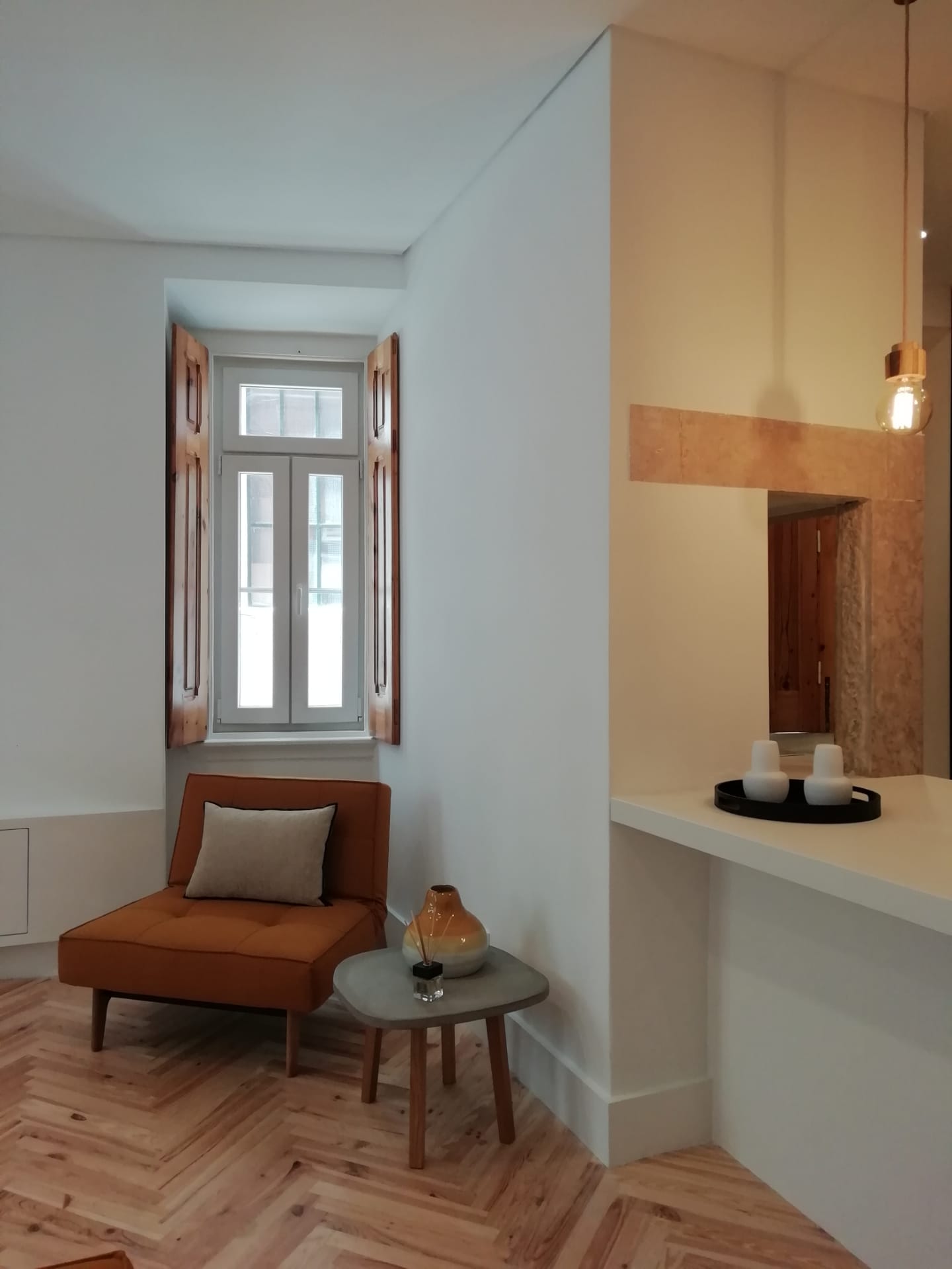 lisbon-downtown-mustard