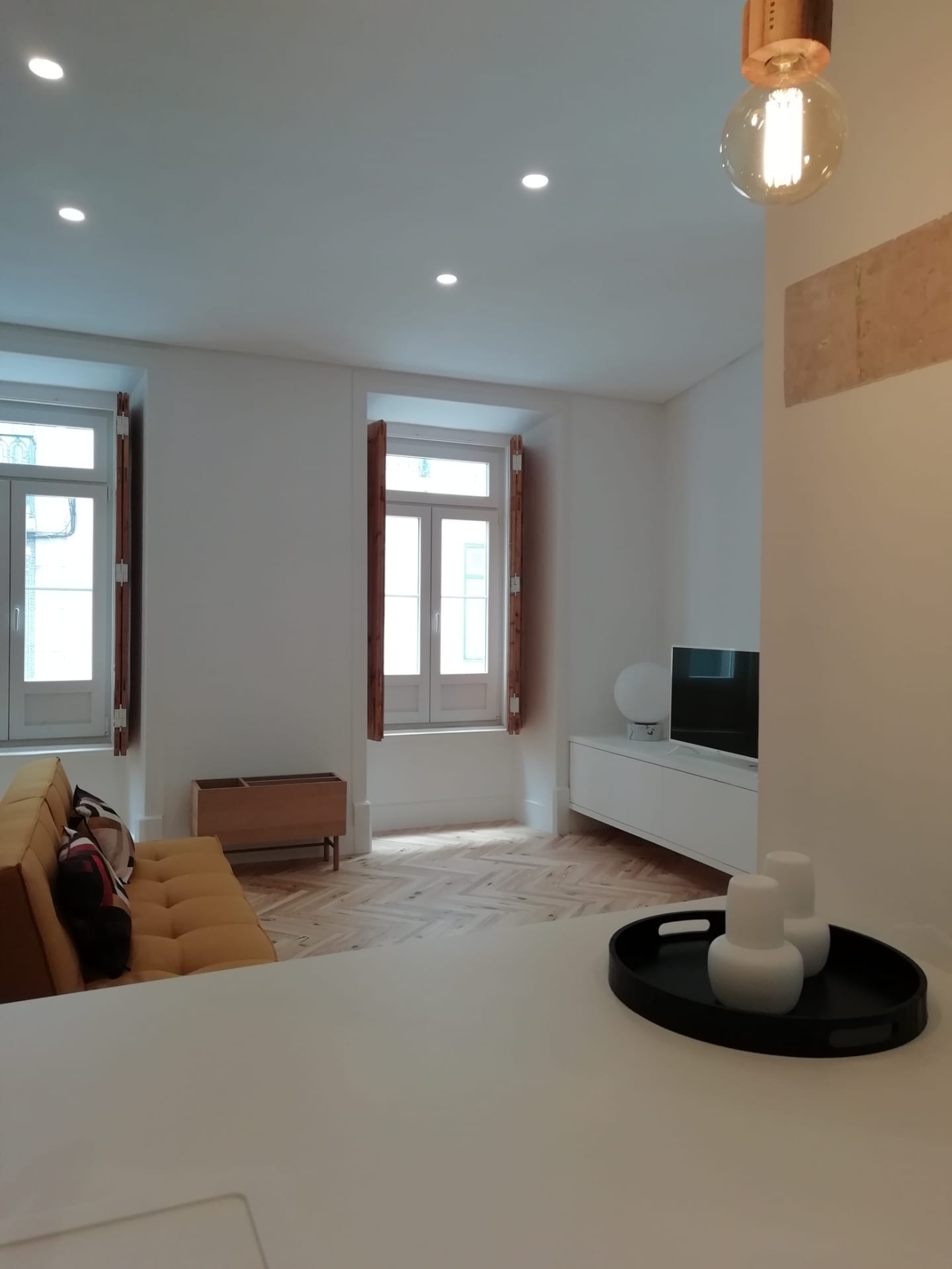 lisbon-downtown-mustard